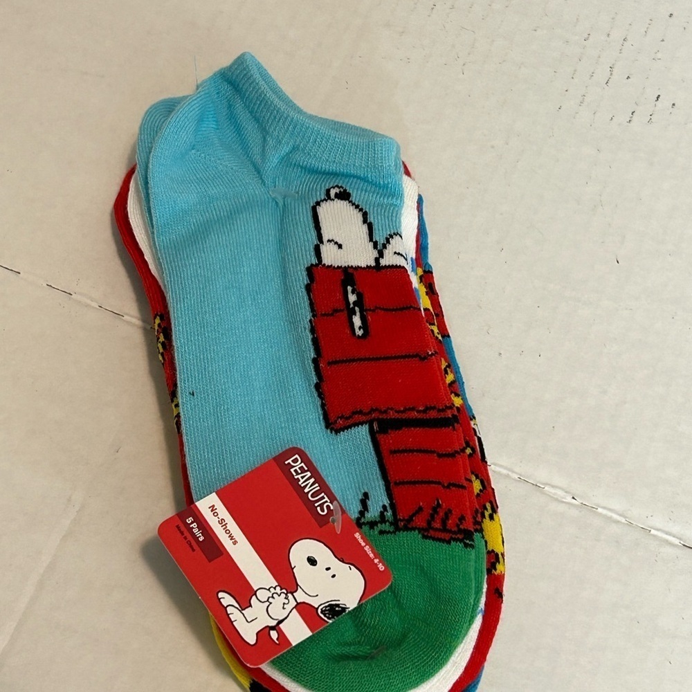 Peanuts Snoopy No-Show Socks - Red and White